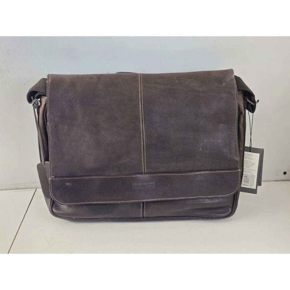 Kenneth Cole REACTION Risky Business Messenger Bag Genuine Leather NWT Vintage